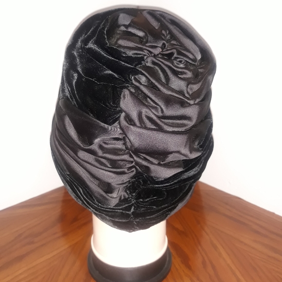 Pillbox hat. - Picture 4 of 9